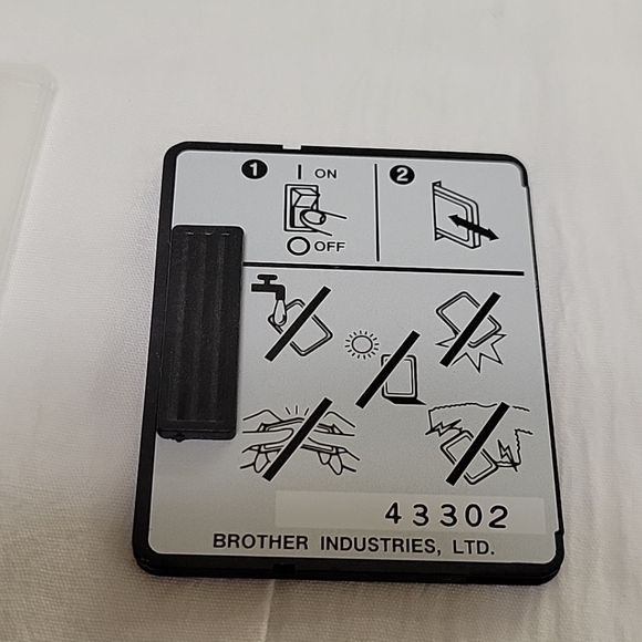 Brother Bernina Rewritable Embroidery Designs Card Made In Japan - Picture 5 of 5